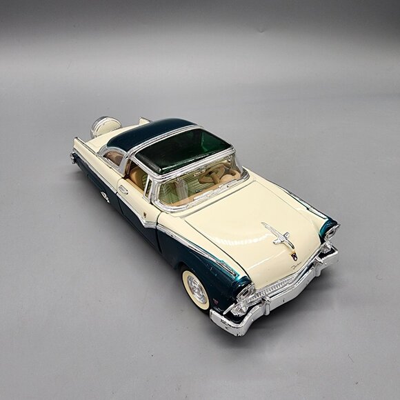 1:24 1955 Ford Fairlane Crown Victoria Diecast Model Car Cream Green - Picture 11 of 11